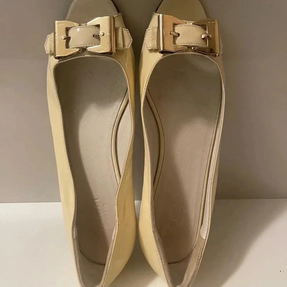 Gucci light lemon color patant leather open toe shoes in good conditions - Picture 12 of 16